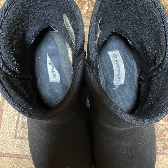 Airwalk Boots Womens 12 Short Winter Snow Boot Black Faux Suede Wedge Slip On - Picture 2 of 5
